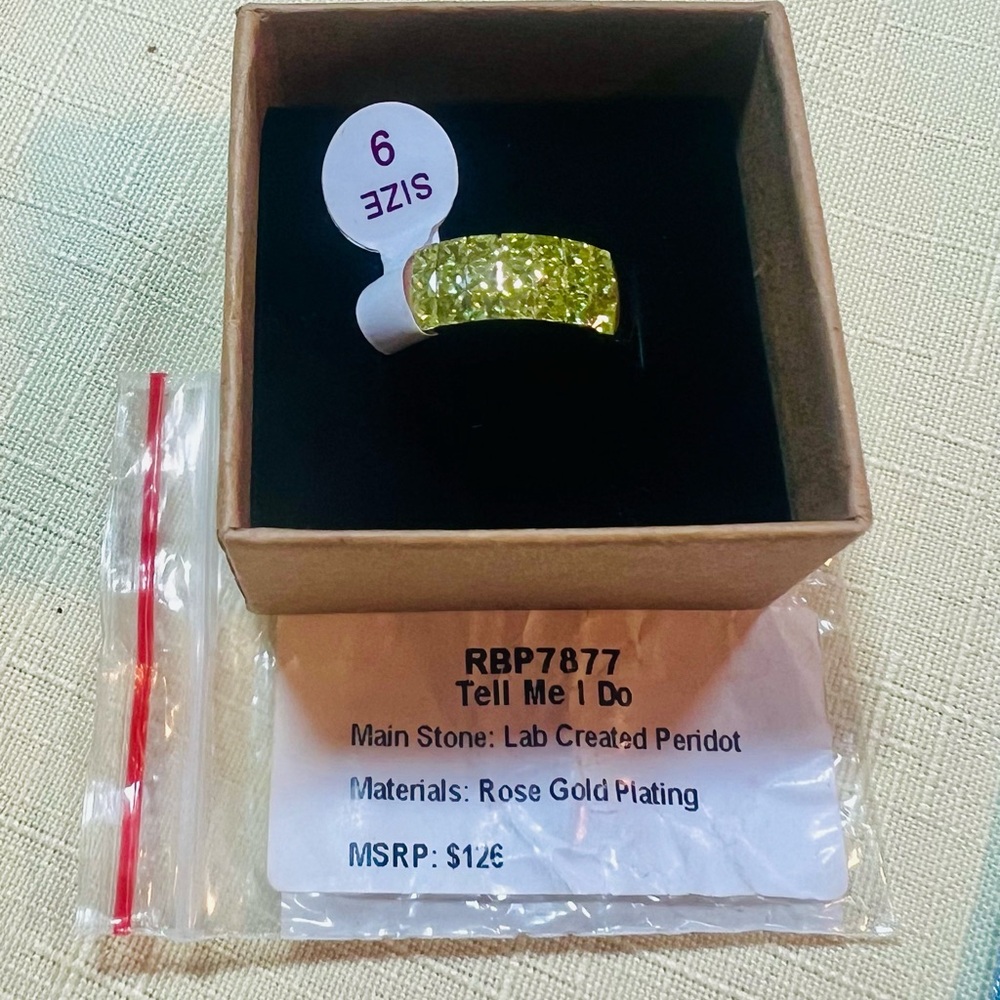 Tell me I do, Peridot Rose Gold Plating